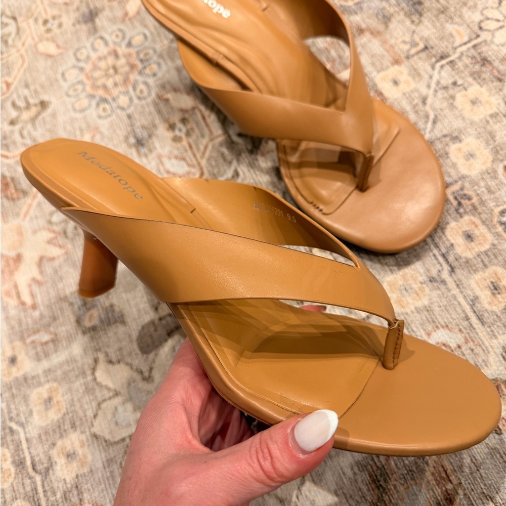 Tan Heeled Sandals Flip Flops 9.5